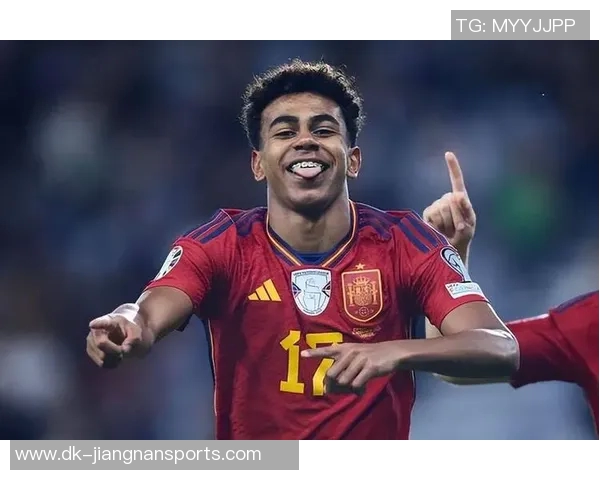 以特开头的足球球星：盘点那些代表性球员及其辉煌成就