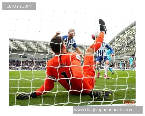 球星突发意外倒地死亡 足球场成最后战场震惊世界