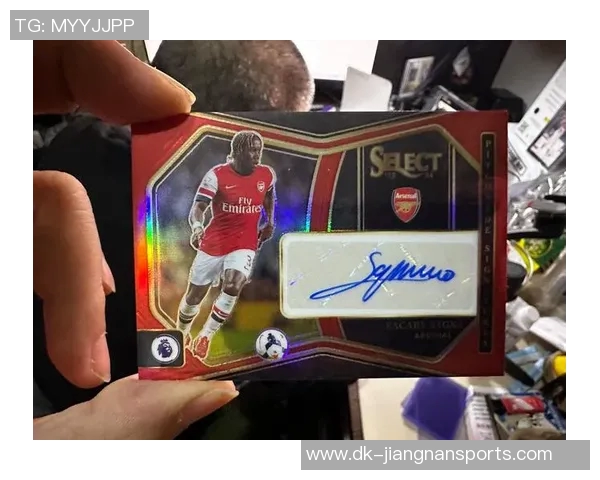 揭开帕尼尼足球球星卡片的神秘面纱 每一包背后的惊喜与收藏价值 揭开帕尼尼足球球星卡片的神秘面纱 每一包背后的惊喜与收藏价值